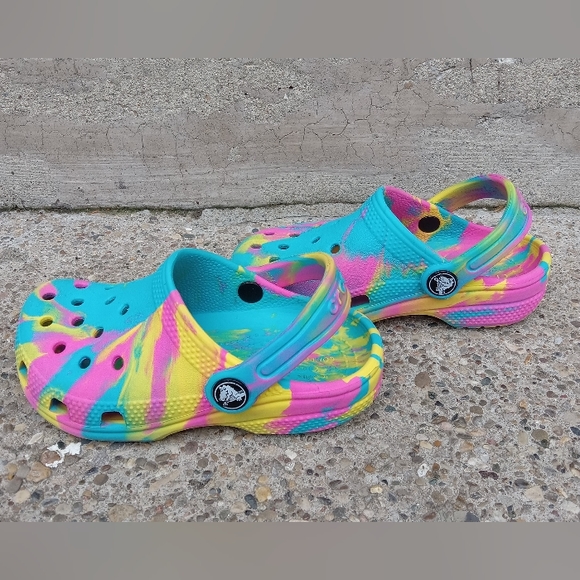 Size 10 crocs - Picture 5 of 14